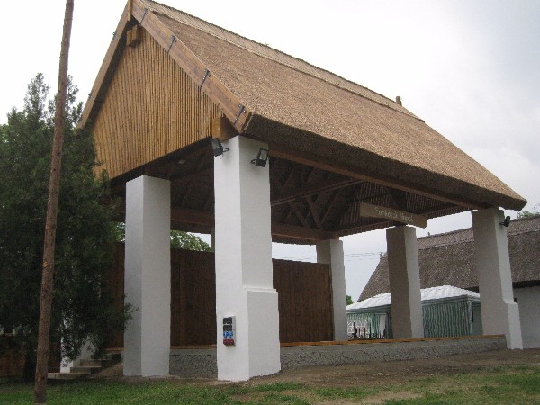 2013 ÉMSZ év tetője pályázat Nádfedésű tetők Különdíj.( Buzsák, Tájház és múzeum épület)